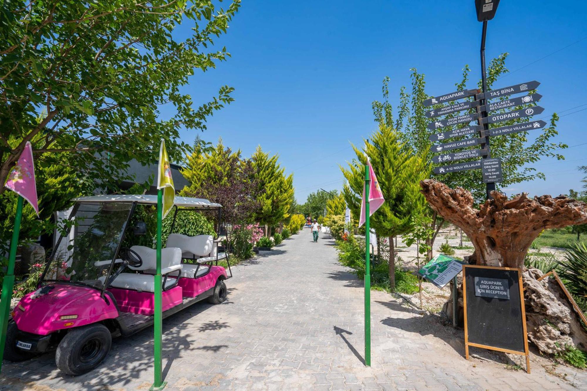 Simlarda Country Club Ayvalik Villa Bagian luar foto