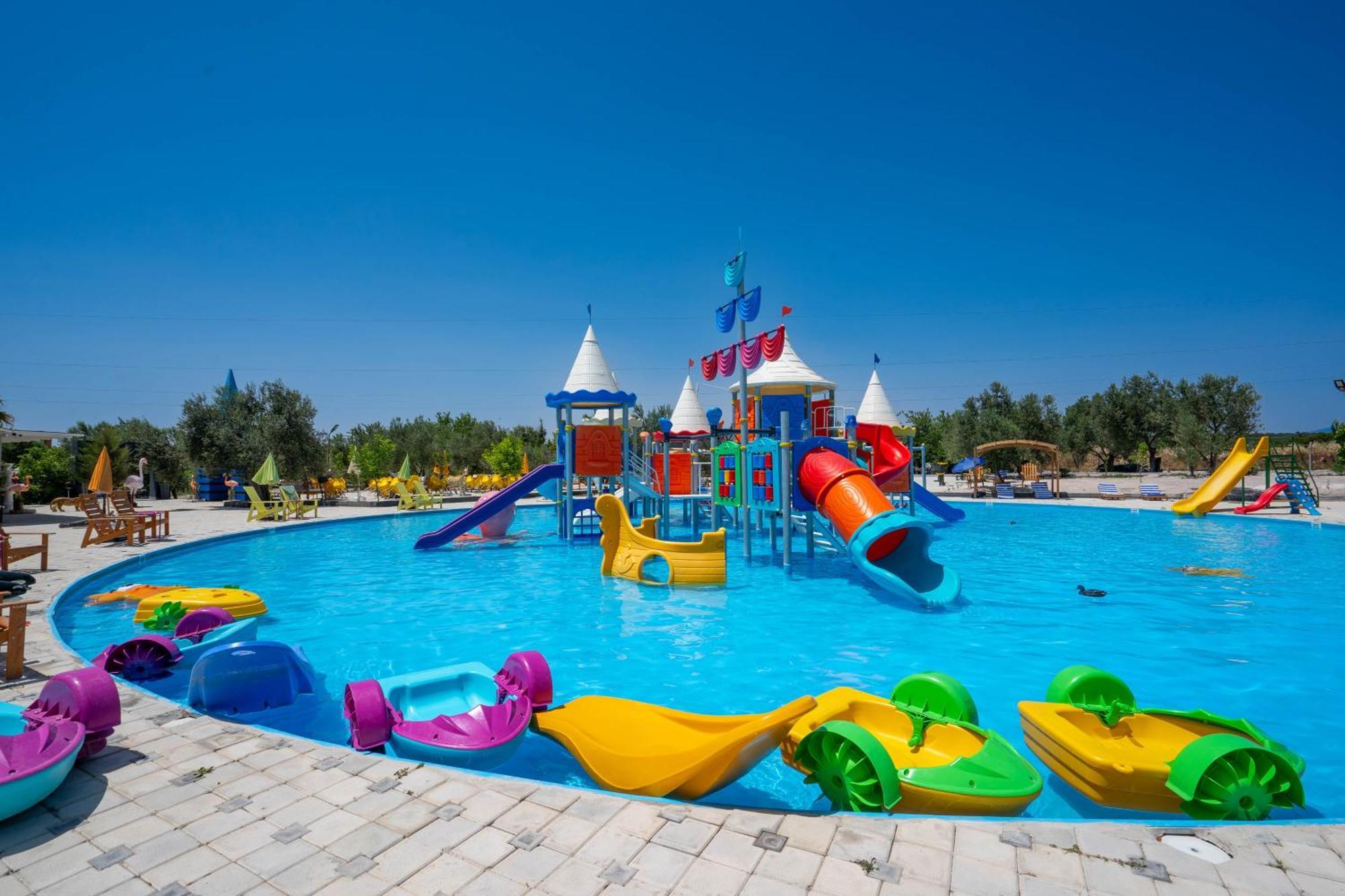 Simlarda Country Club Ayvalik Villa Bagian luar foto