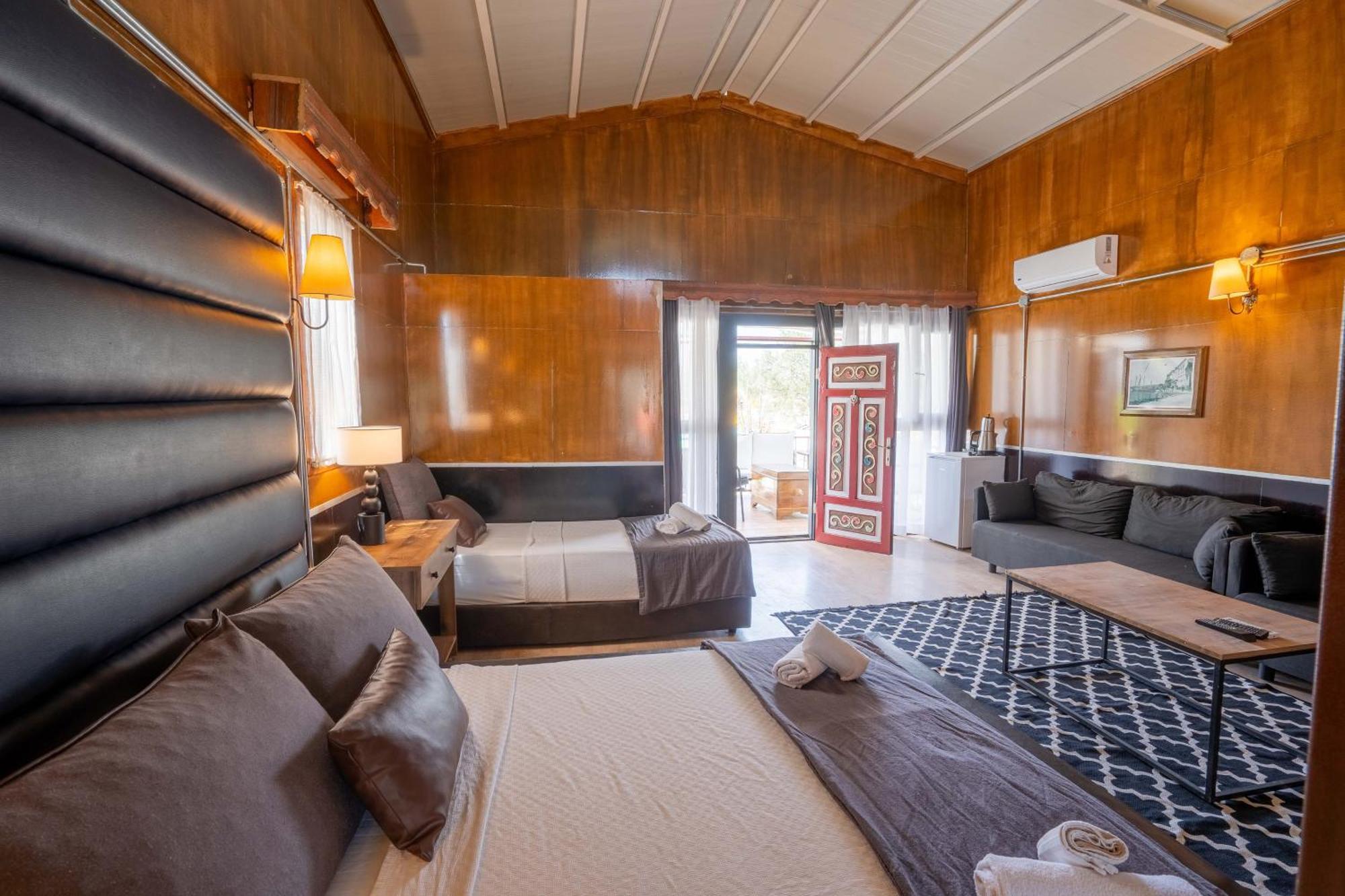 Simlarda Country Club Ayvalik Villa Bagian luar foto
