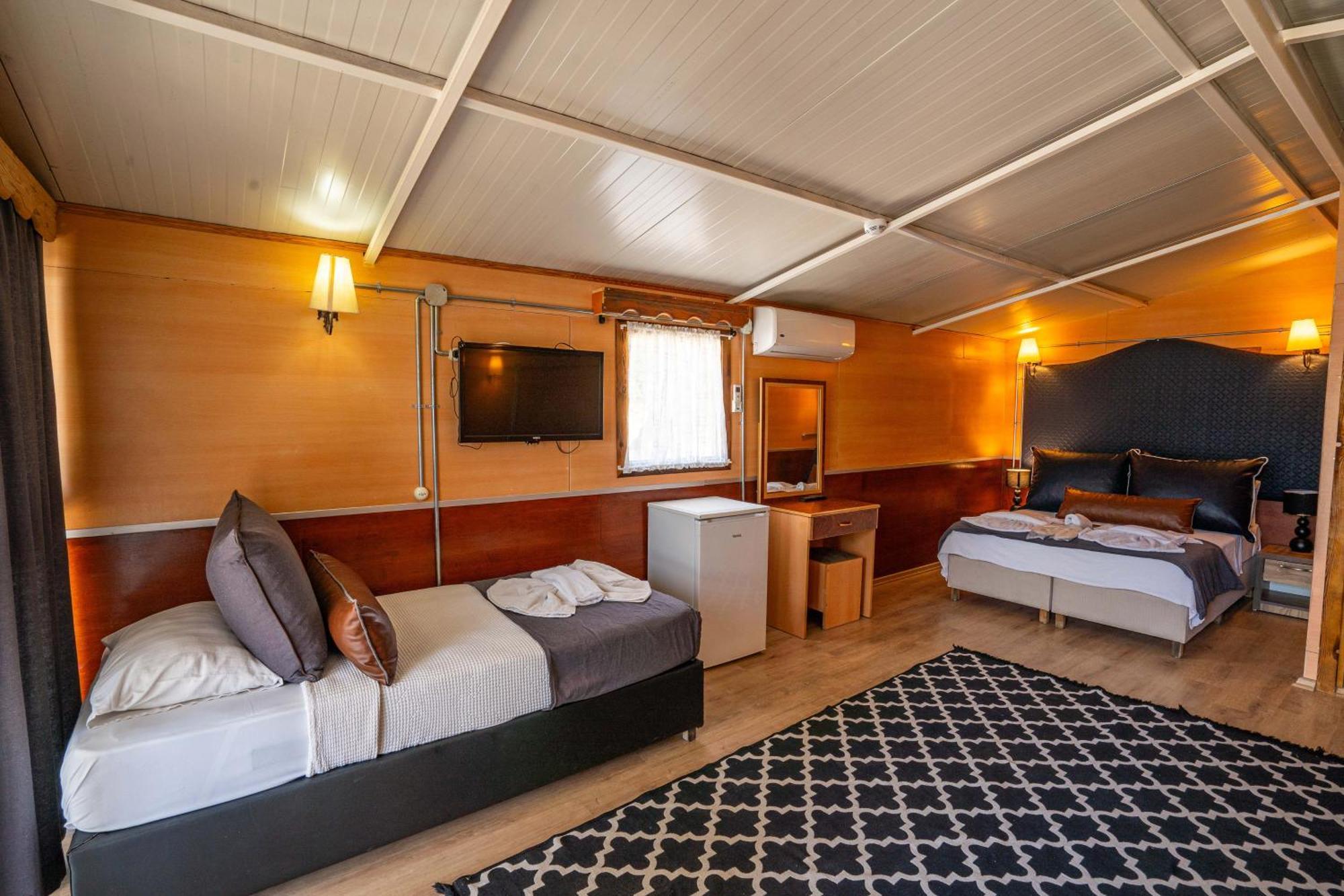Simlarda Country Club Ayvalik Villa Bagian luar foto
