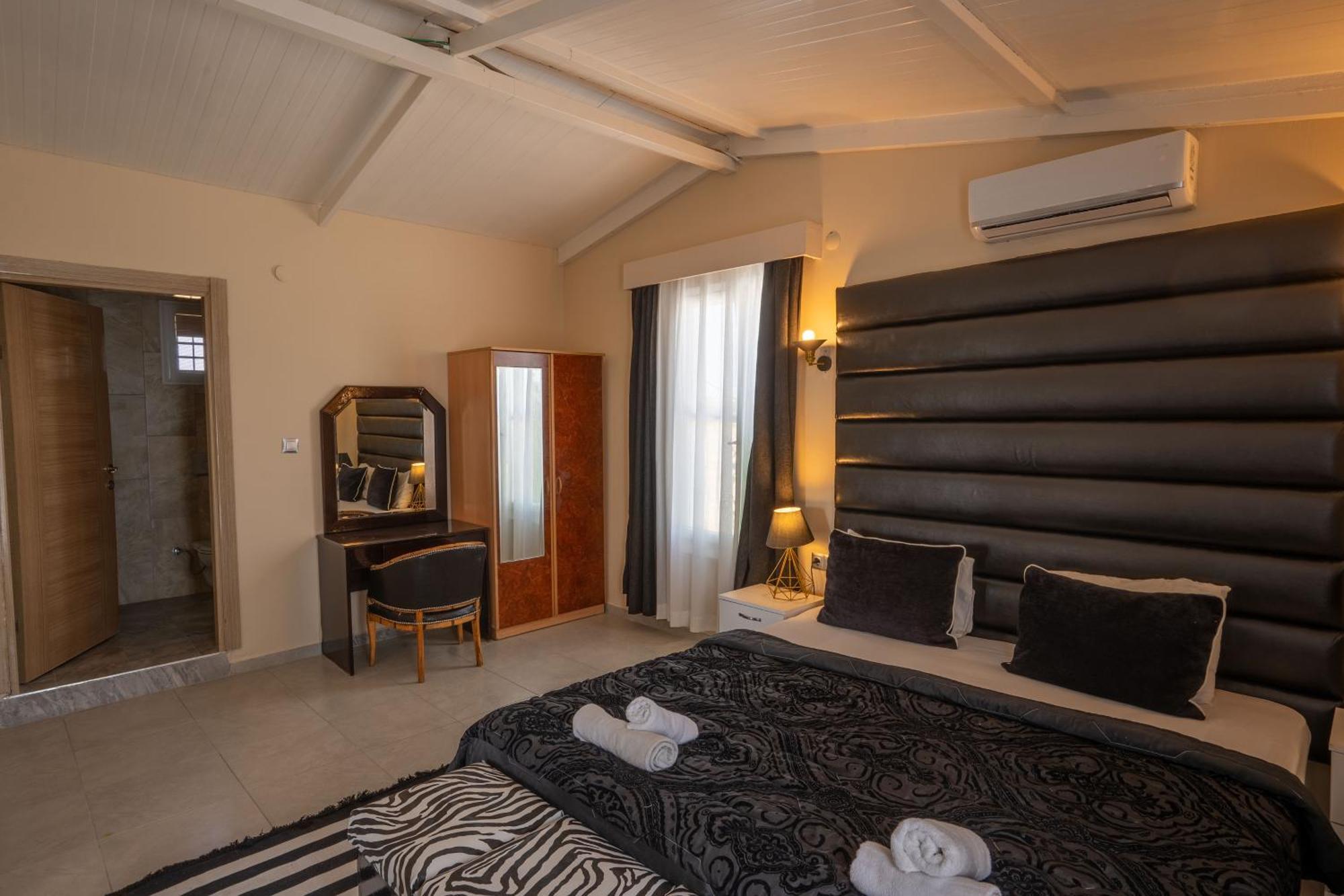 Simlarda Country Club Ayvalik Villa Bagian luar foto